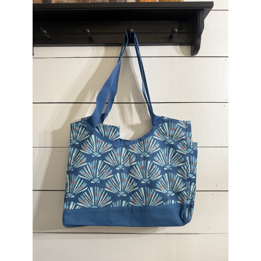 Thirty One Thirtyone 31 Gifts Pick Up and Go Tote -‎ NWOT Blue Etched Shells - Picture 5 of 6